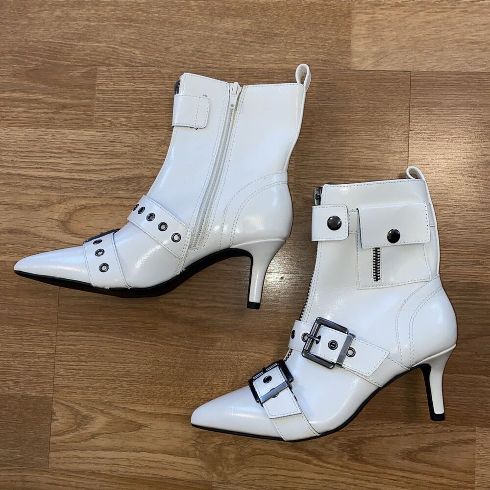Wild Pair Womens Moonbeam Buckle Booties Size 5M White - Picture 4 of 10
